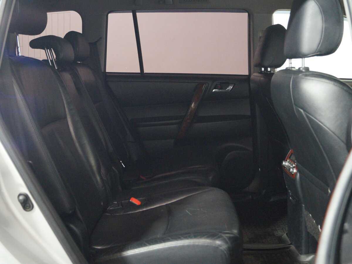 Toyota Highlander с пробегом — 2011 год. Фото: #18