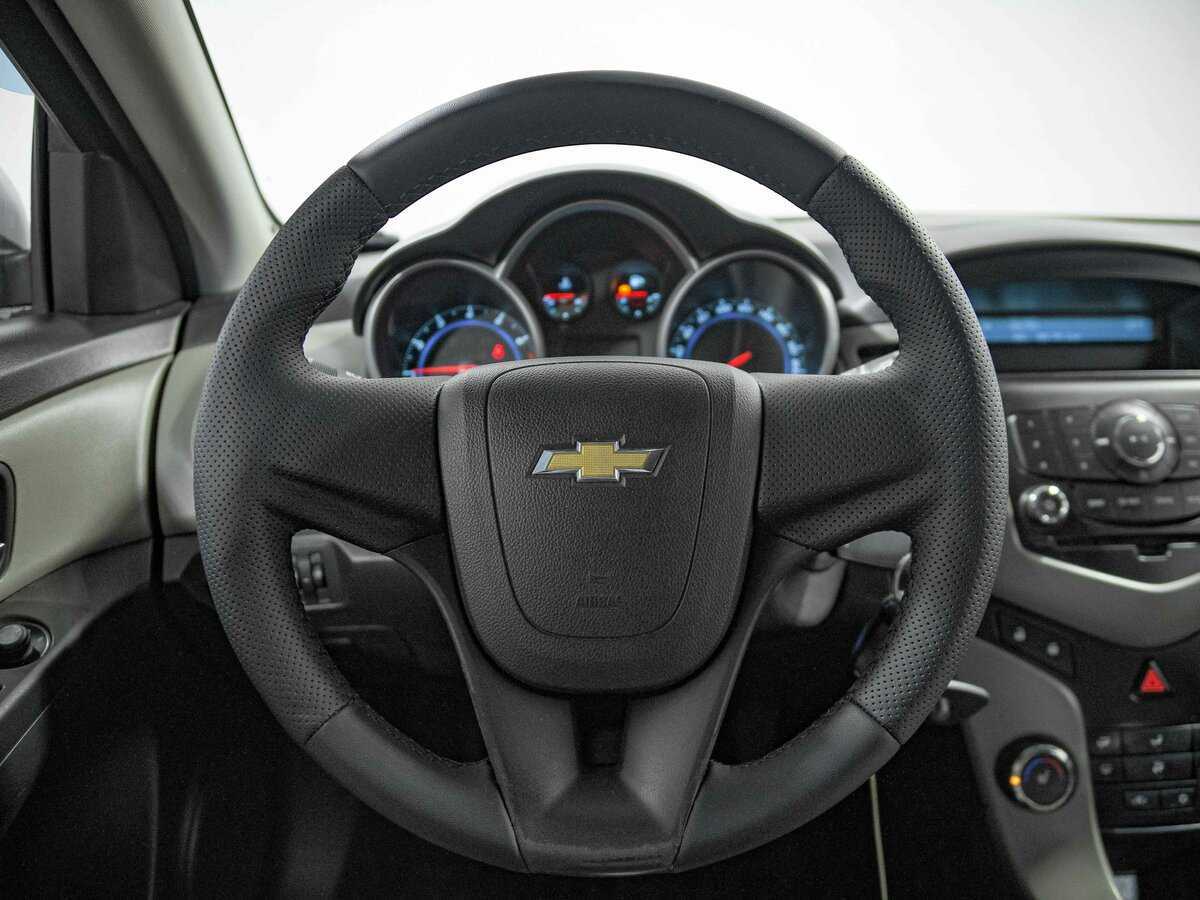 Chevrolet Cruze с пробегом — 2011 год. Фото: #7