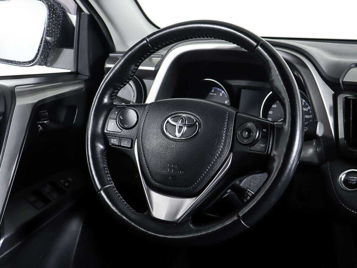 Toyota RAV4 с пробегом — 2019 год. Фото: #14