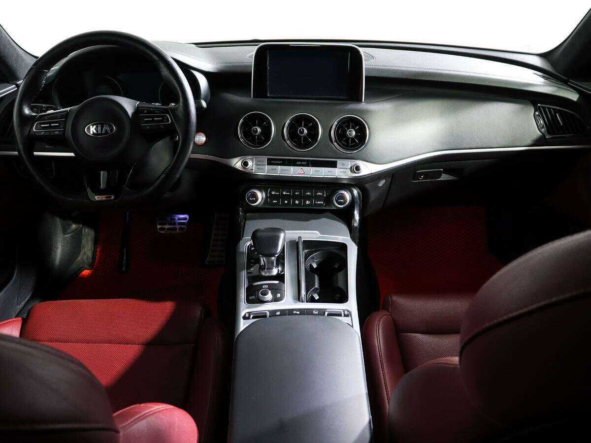 Kia Stinger с пробегом — 2018 год. Фото: #11