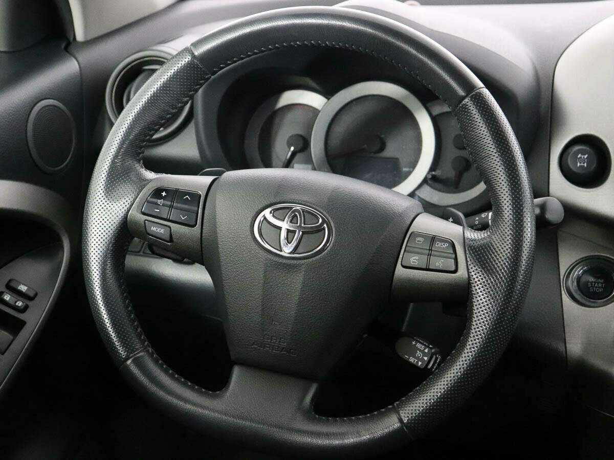 Toyota RAV4 с пробегом — 2011 год. Фото: #12