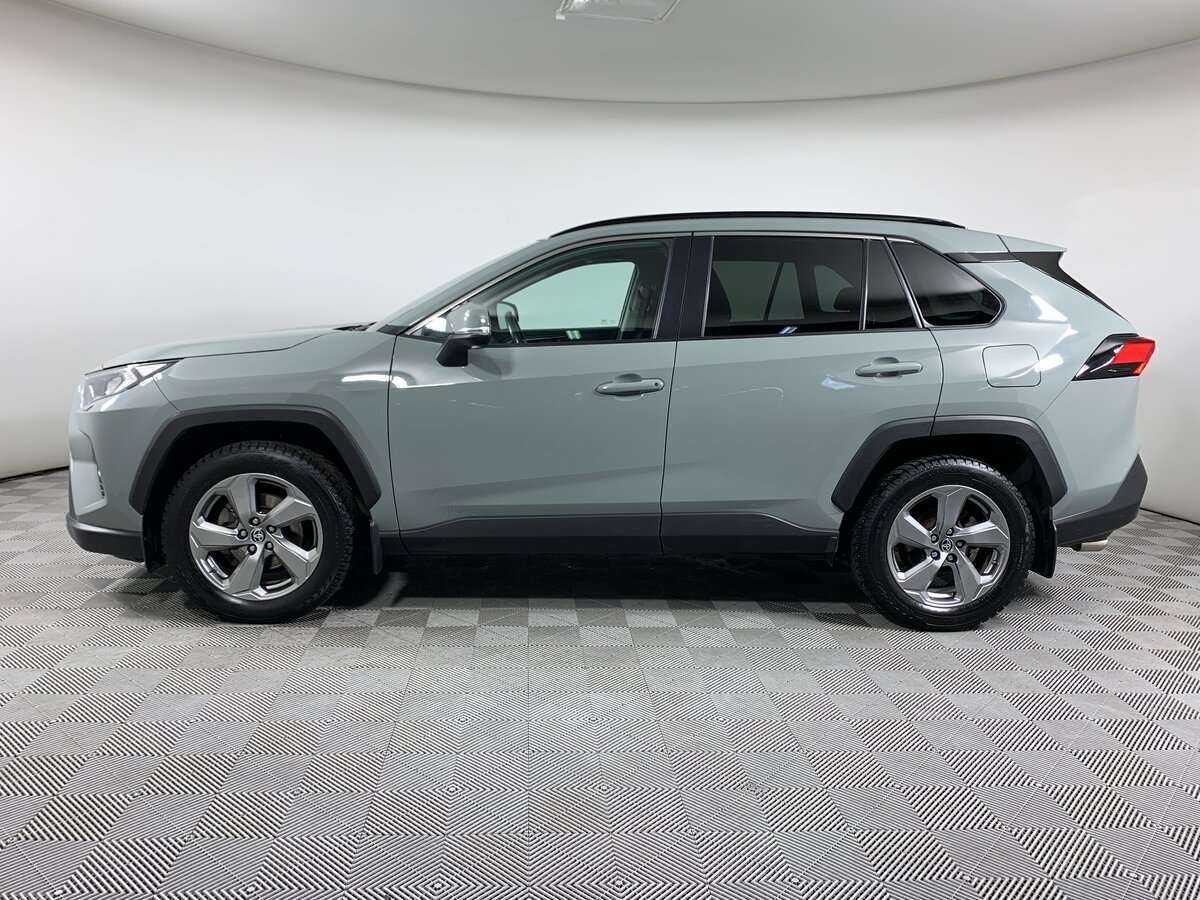 Toyota RAV4 с пробегом — 2020 год. Фото: #7