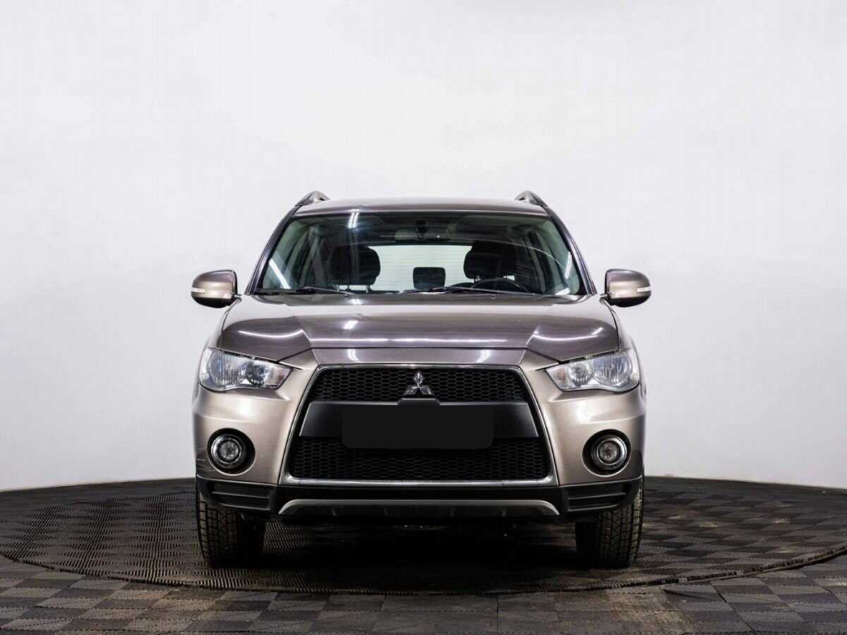 Mitsubishi Outlander с пробегом — 2011 год. Фото: #1