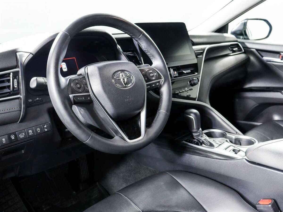 Toyota Camry с пробегом — 2023 год. Фото: #13