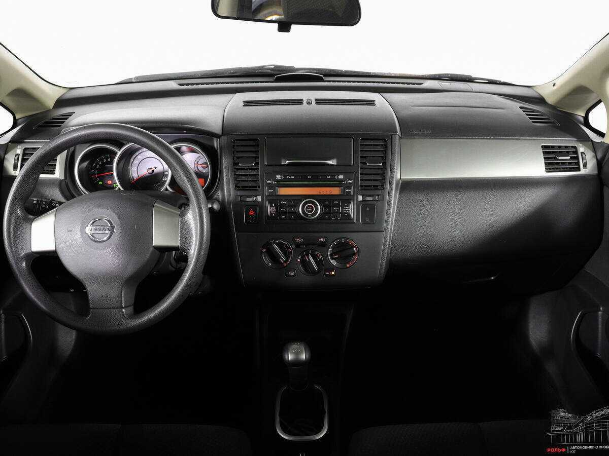Nissan Tiida с пробегом — 2011 год. Фото: #10