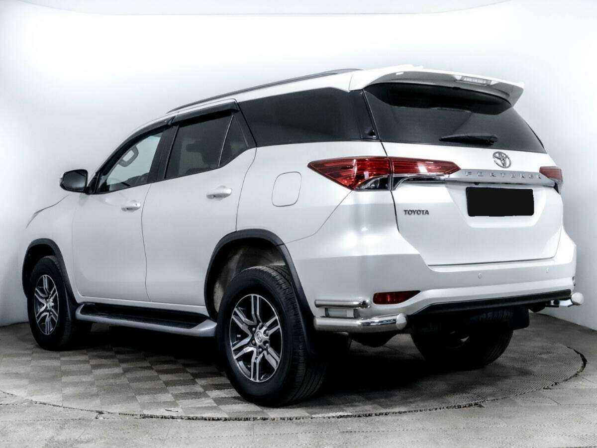 Toyota Fortuner с пробегом — 2017 год. Фото: #5