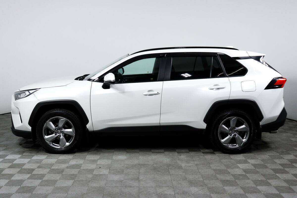 Toyota RAV4 с пробегом — 2020 год. Фото: #7