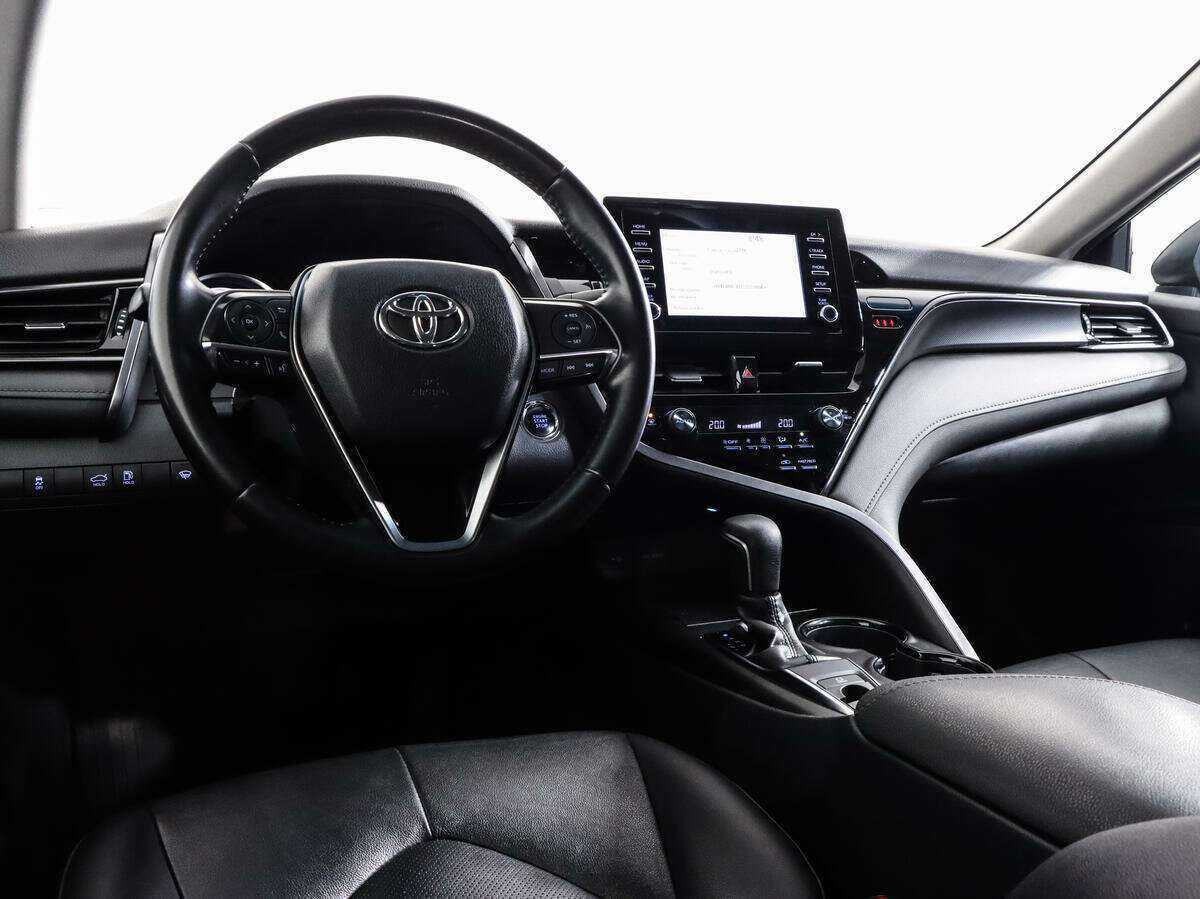 Toyota Camry с пробегом — 2021 год. Фото: #10
