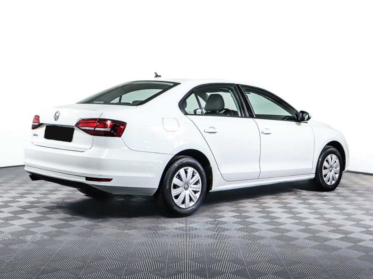 Volkswagen Jetta с пробегом — 2016 год. Фото: #1