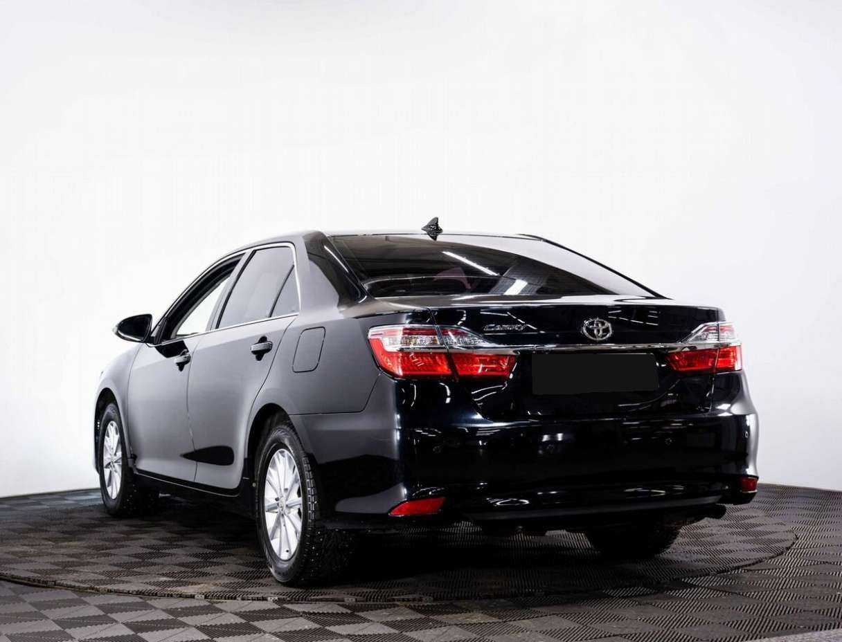 Toyota Camry с пробегом — 2018 год. Фото: #3