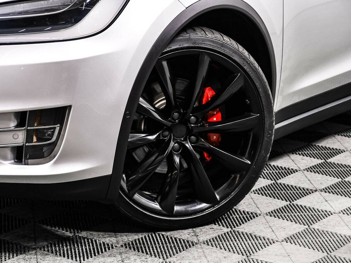 Tesla Model X с пробегом — 2016 год. Фото: #13