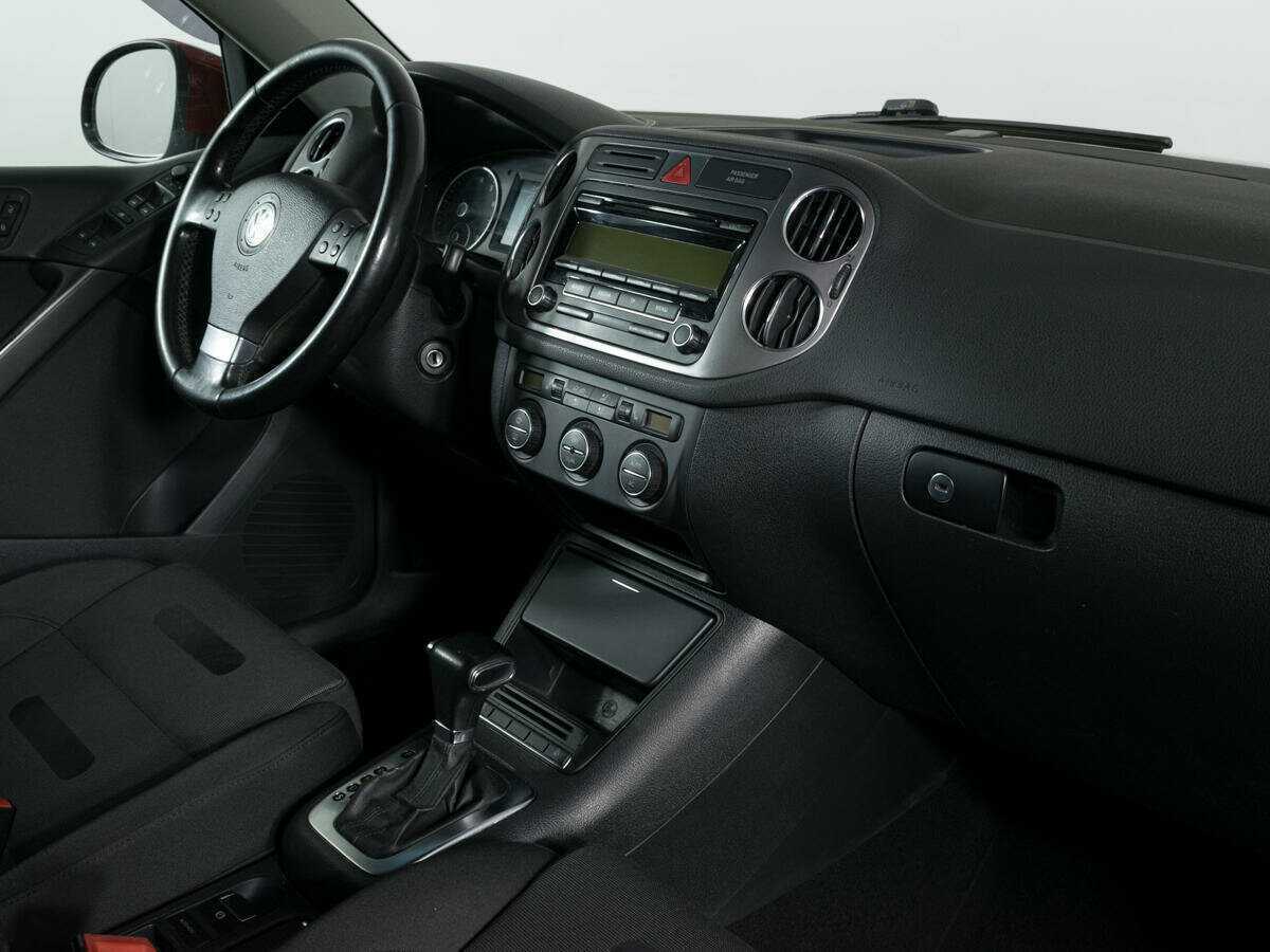 Volkswagen Tiguan с пробегом — 2009 год. Фото: #7