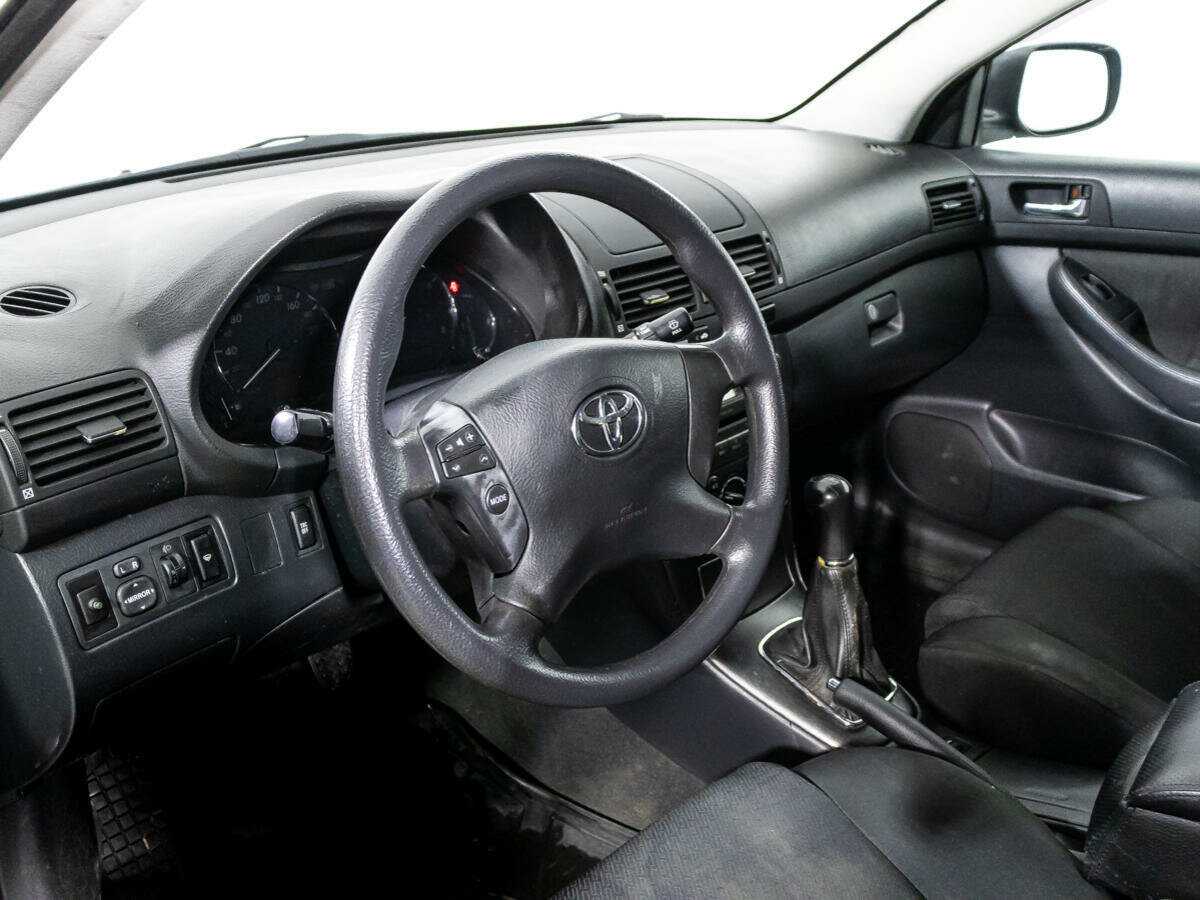 Toyota Avensis с пробегом — 2008 год. Фото: #10