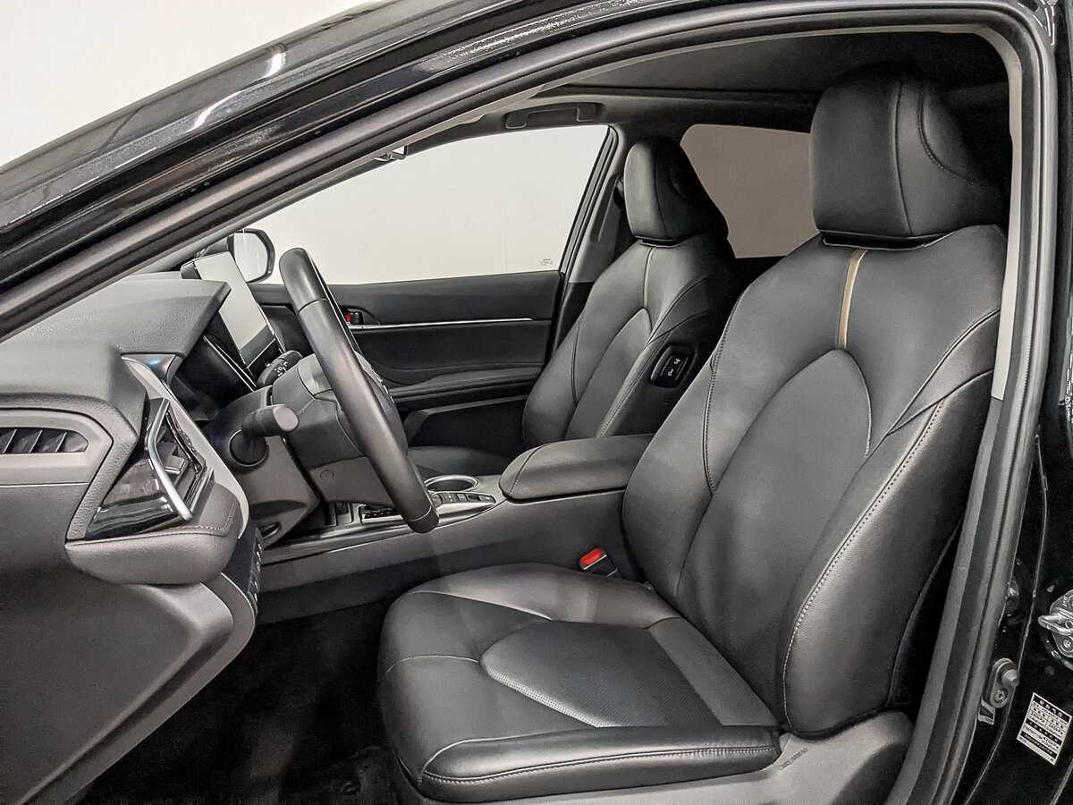 Toyota Camry с пробегом — 2023 год. Фото: #19