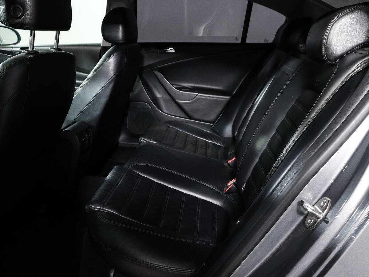 Volkswagen Passat с пробегом — 2005 год. Фото: #9