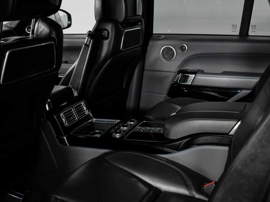 Land Rover Range Rover с пробегом — 2015 год. Фото: #14