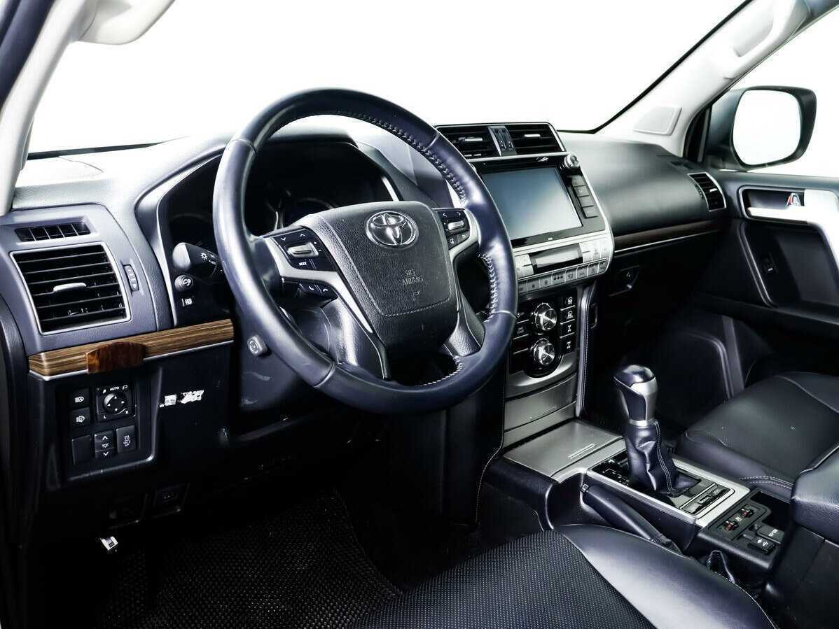 Toyota Land Cruiser Prado с пробегом — 2017 год. Фото: #8