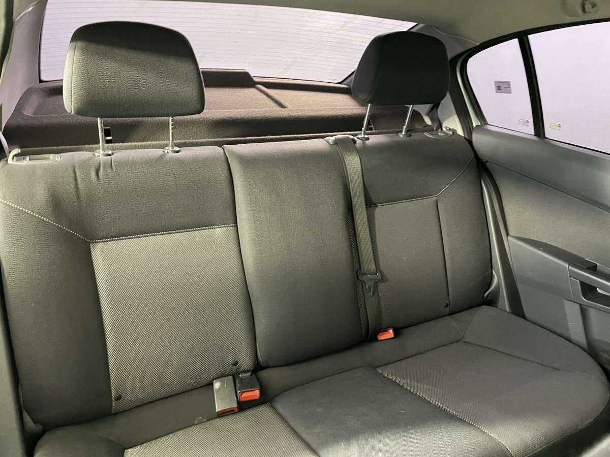 Opel Astra с пробегом — 2010 год. Фото: #13
