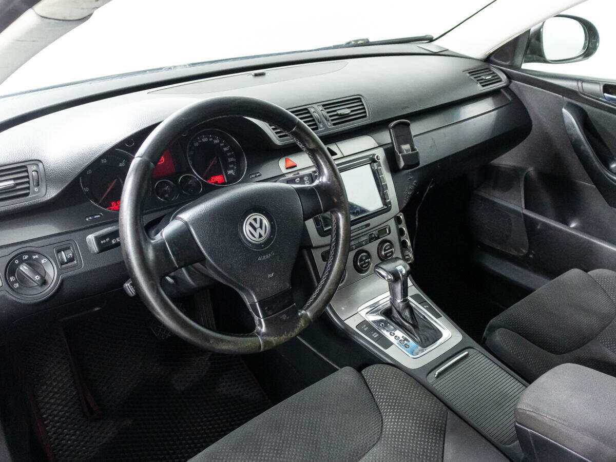 Volkswagen Passat с пробегом — 2006 год. Фото: #10