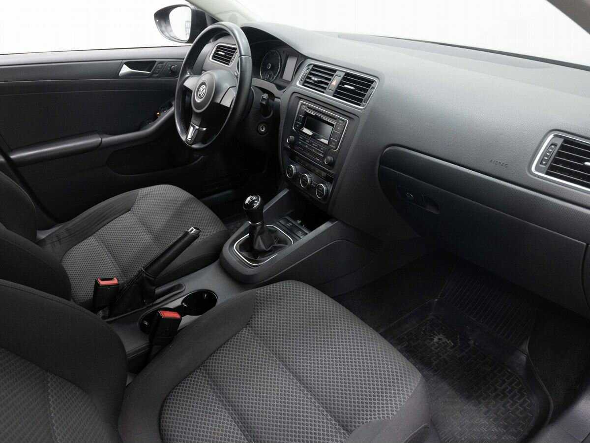 Volkswagen Jetta с пробегом — 2014 год. Фото: #10