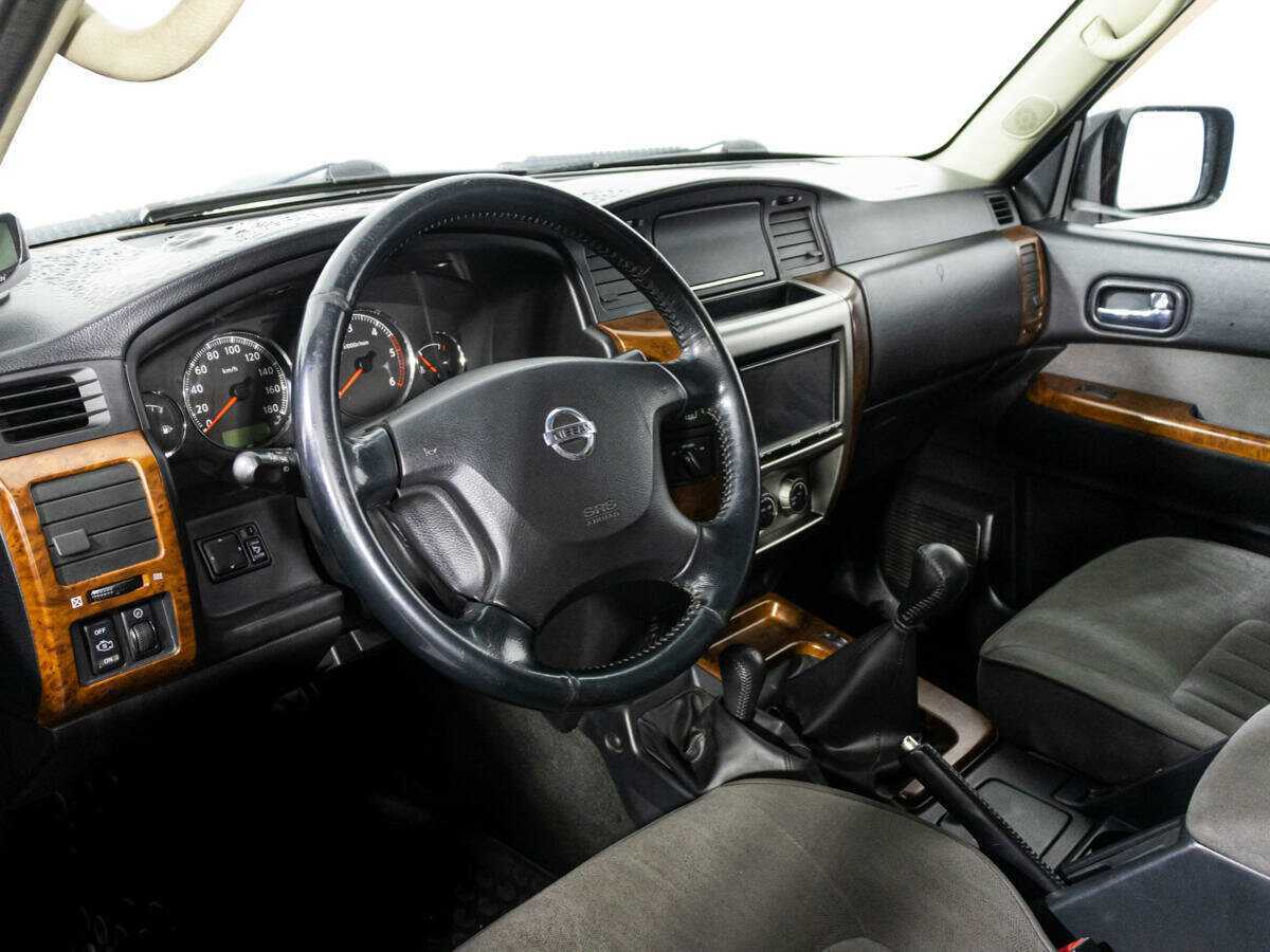 Nissan Patrol с пробегом — 2008 год. Фото: #8