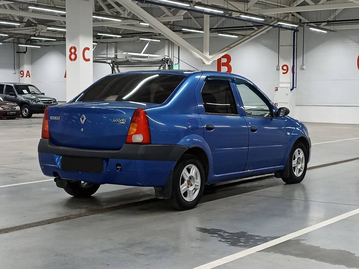 Renault Logan с пробегом — 2005 год. Фото: #4