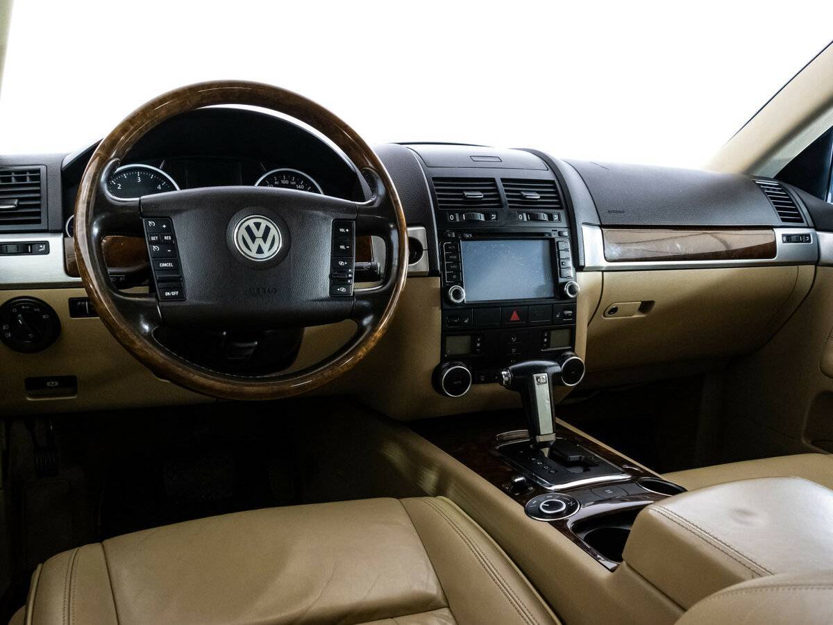 Volkswagen Touareg с пробегом — 2009 год. Фото: #10
