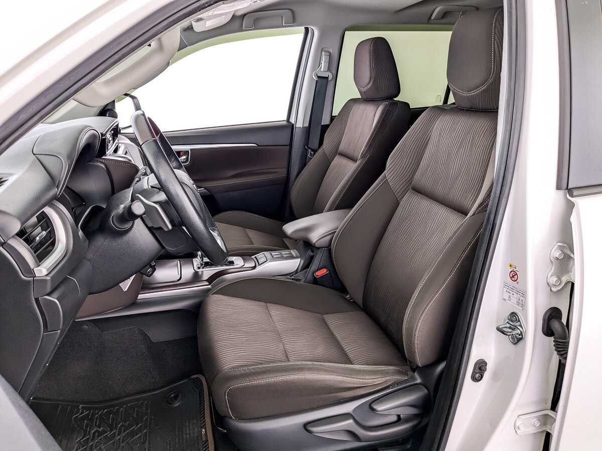 Toyota Fortuner с пробегом — 2019 год. Фото: #18