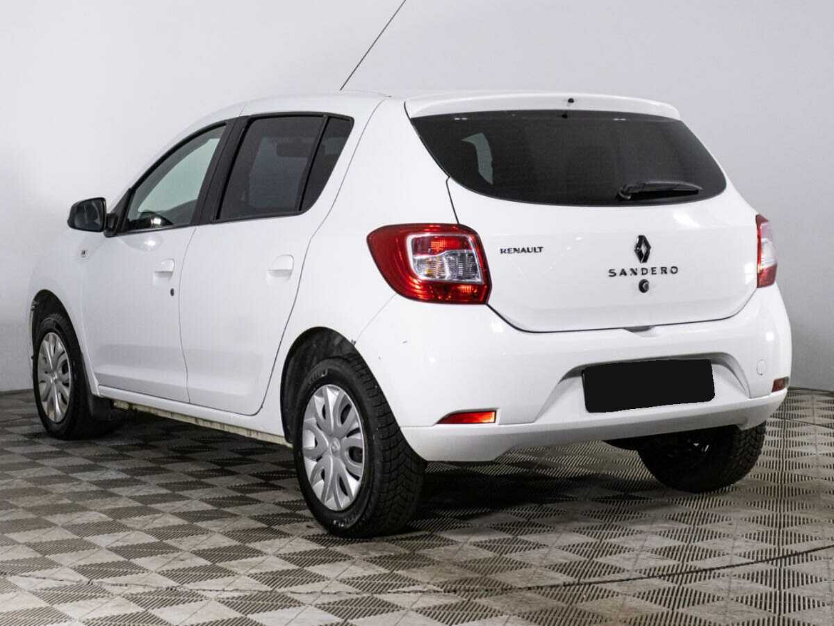 Renault Sandero с пробегом — 2018 год. Фото: #6