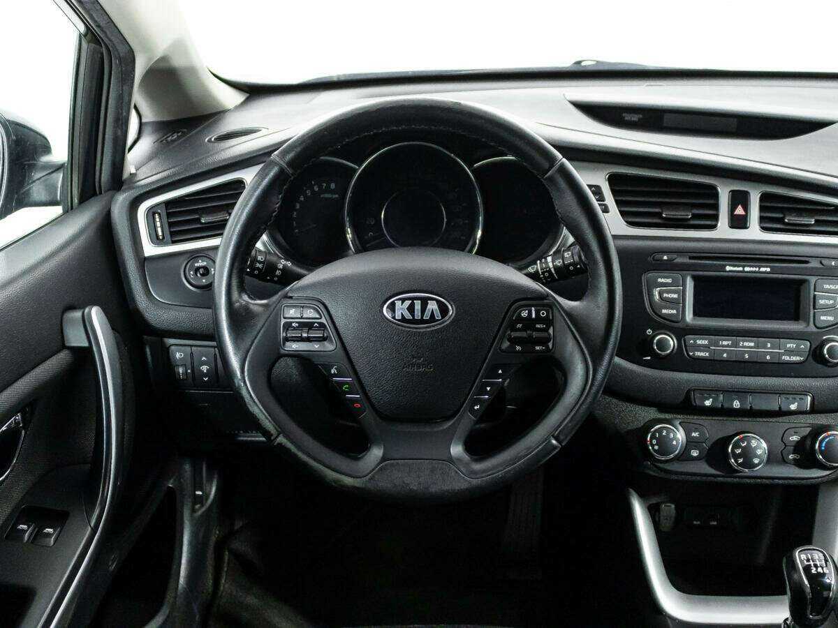 Kia Ceed с пробегом — 2014 год. Фото: #15