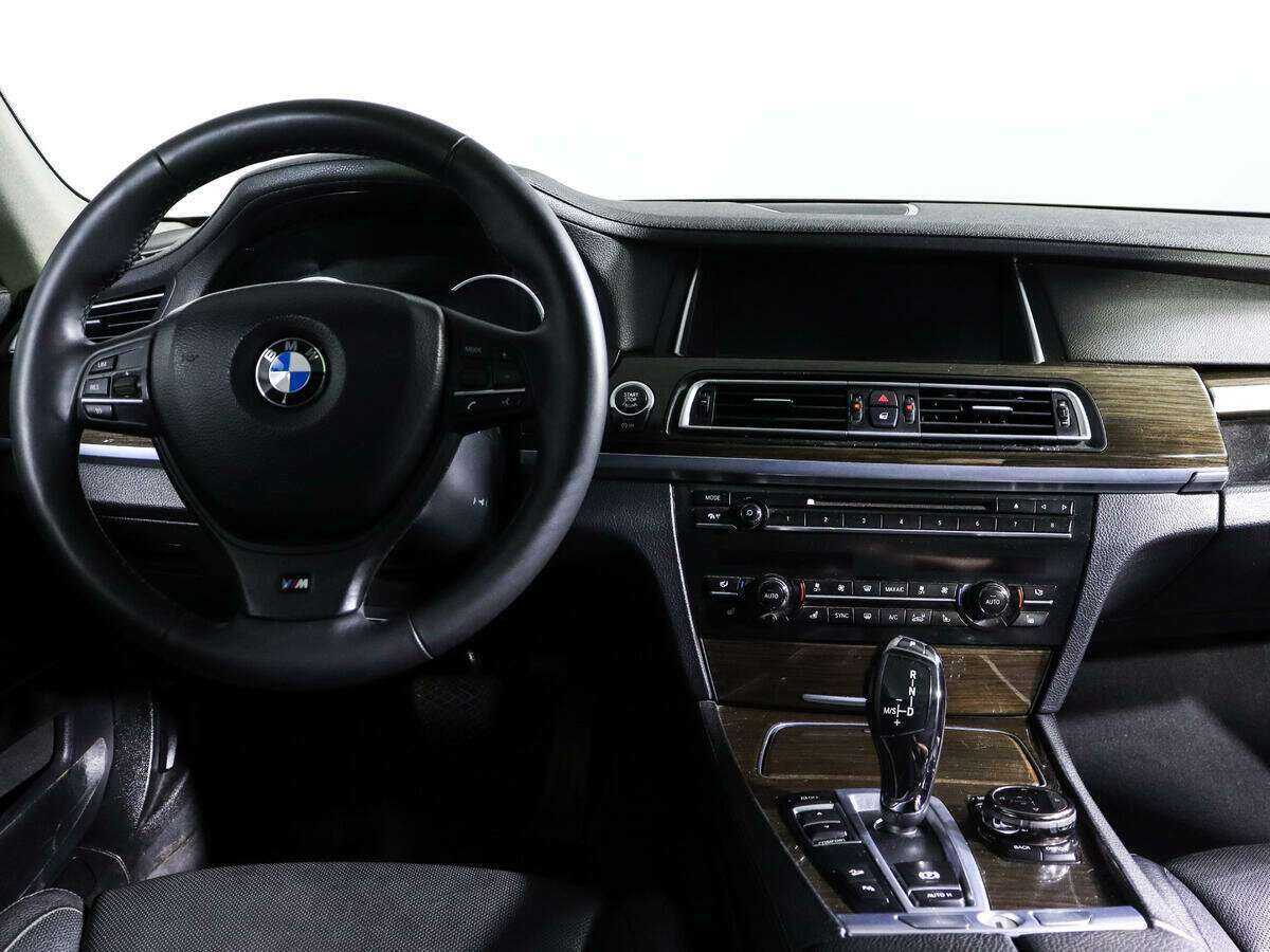 BMW 7 серии с пробегом — 2013 год. Фото: #10