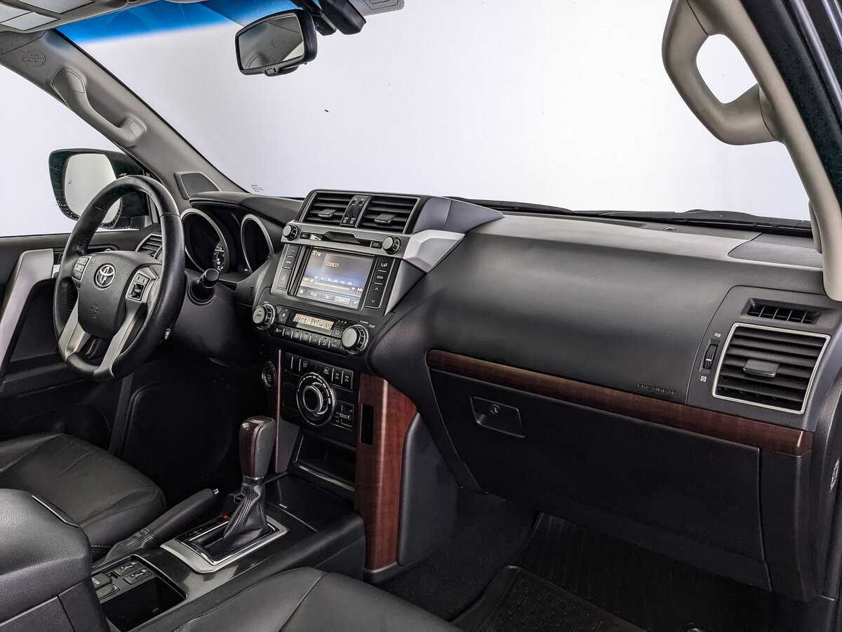 Toyota Land Cruiser Prado с пробегом — 2015 год. Фото: #8