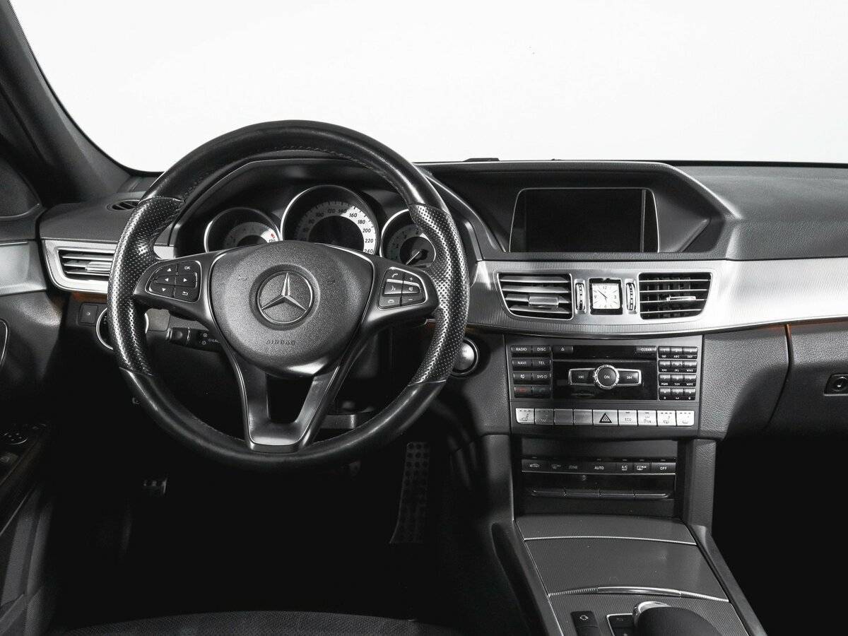 Mercedes-Benz E-Класс с пробегом — 2014 год. Фото: #11