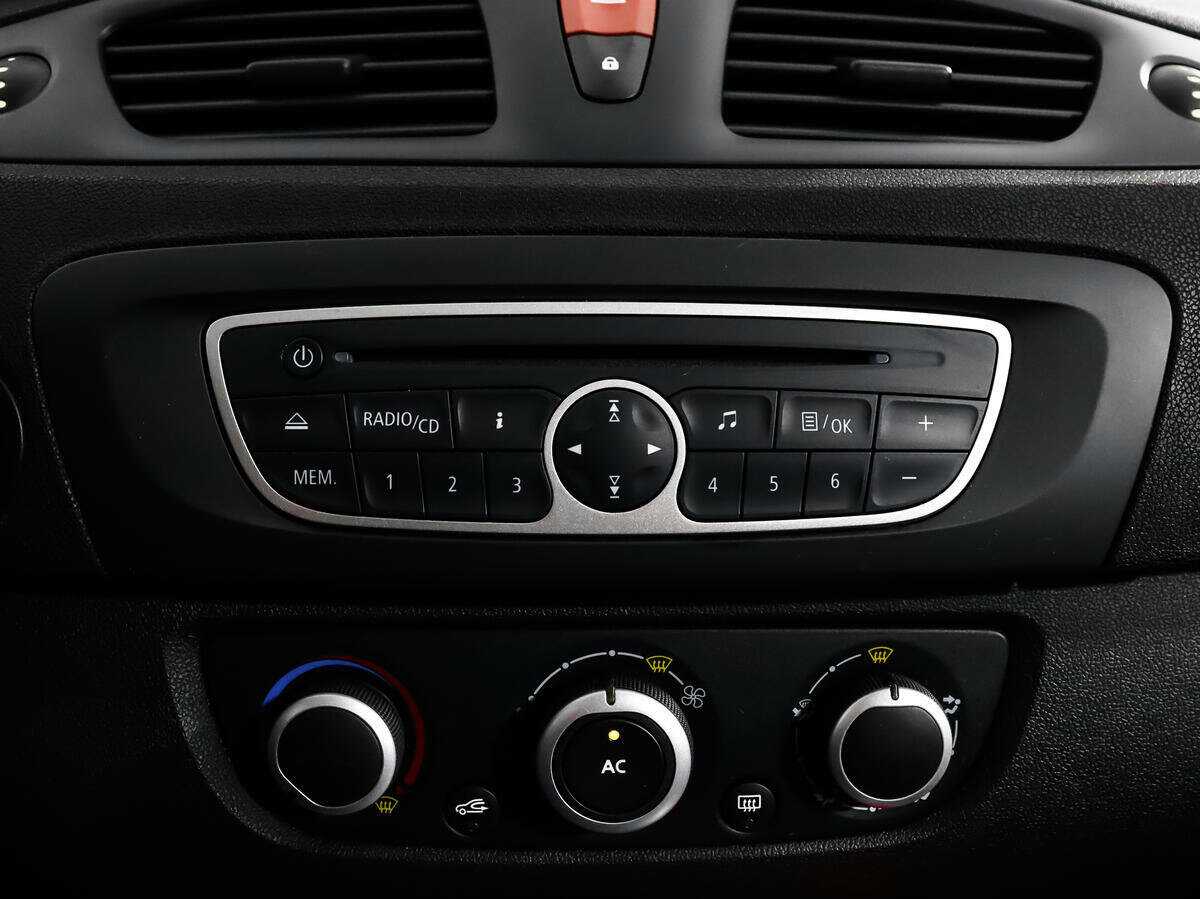 Renault Scenic с пробегом — 2011 год. Фото: #13