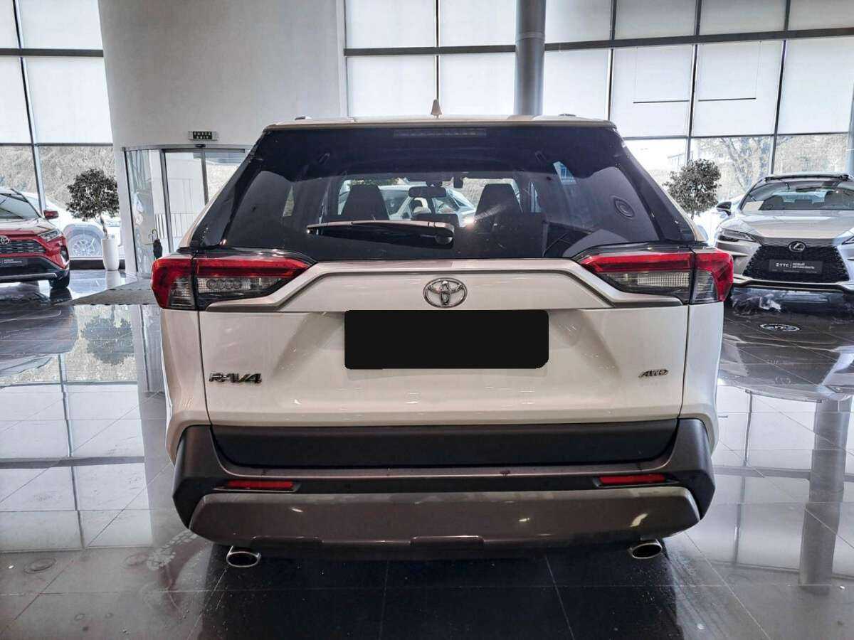 Toyota RAV4 с пробегом — 2021 год. Фото: #5