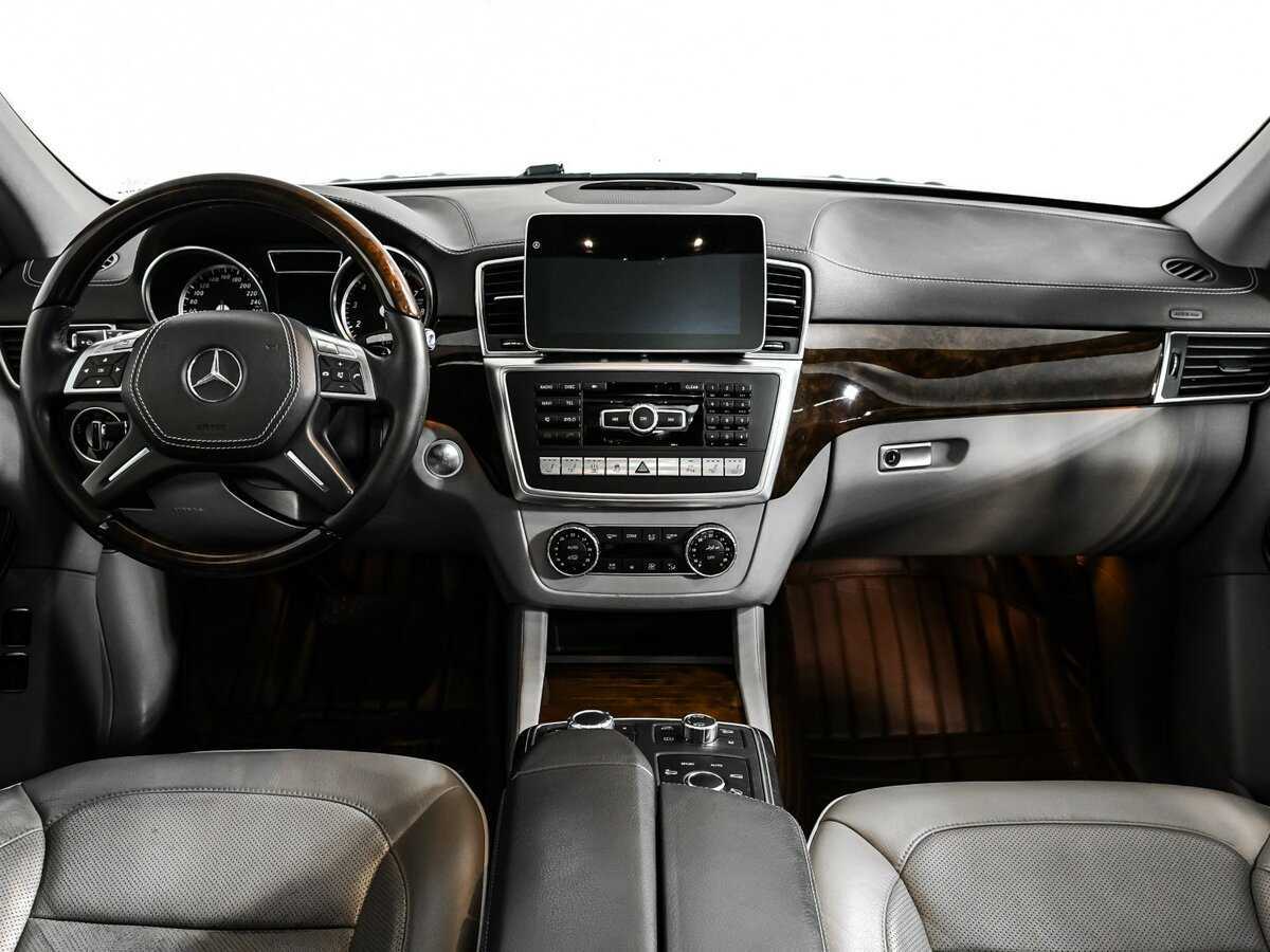 Mercedes-Benz GL-Класс с пробегом — 2012 год. Фото: #10