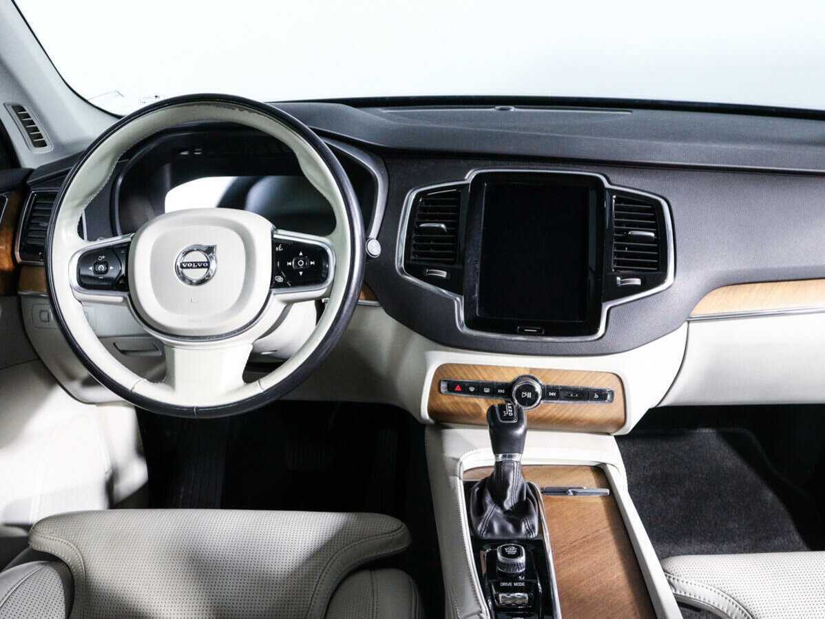 Volvo XC90 с пробегом — 2017 год. Фото: #11