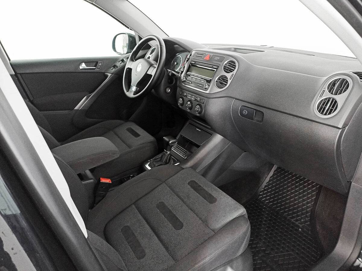 Volkswagen Tiguan с пробегом — 2008 год. Фото: #10
