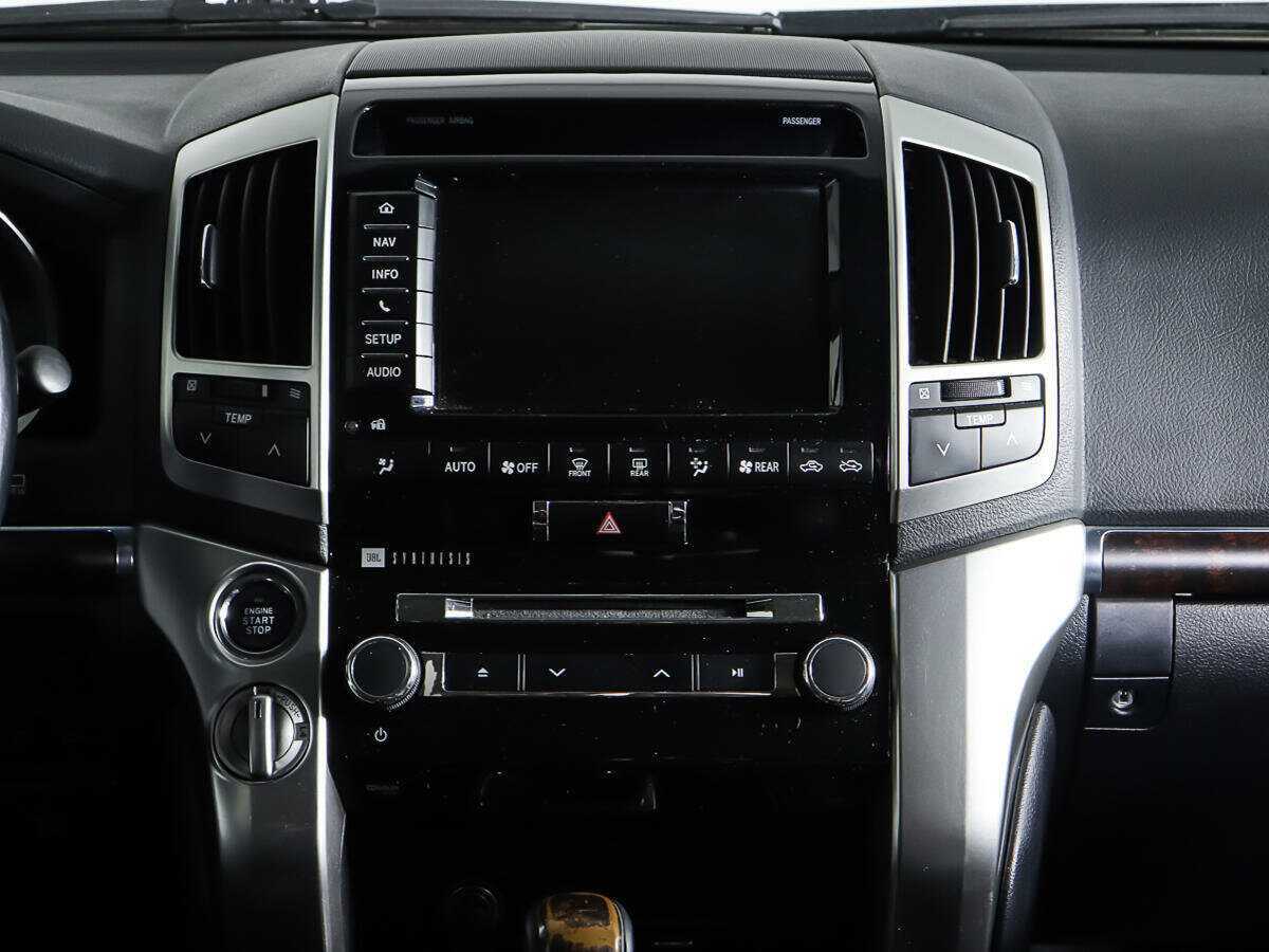 Toyota Land Cruiser с пробегом — 2012 год. Фото: #12