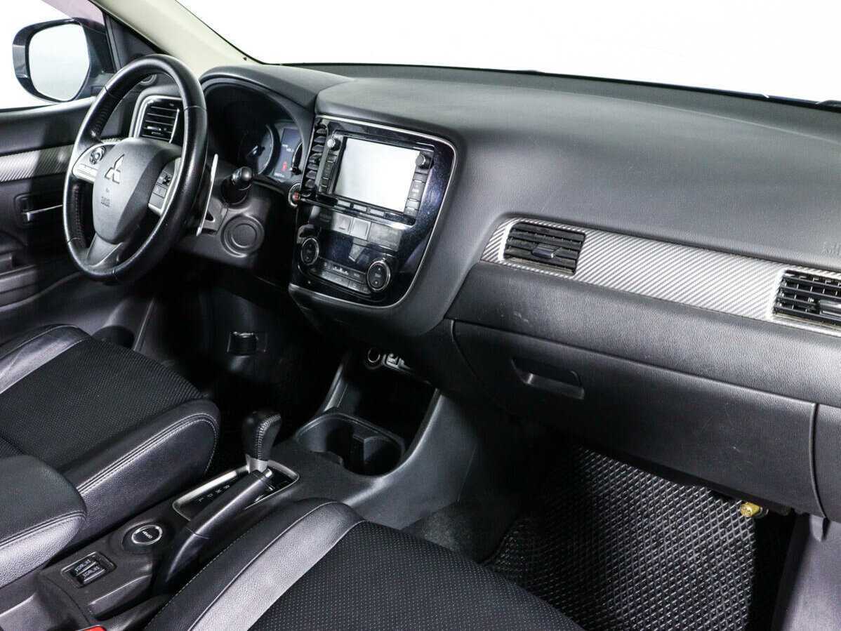Mitsubishi Outlander с пробегом — 2012 год. Фото: #8