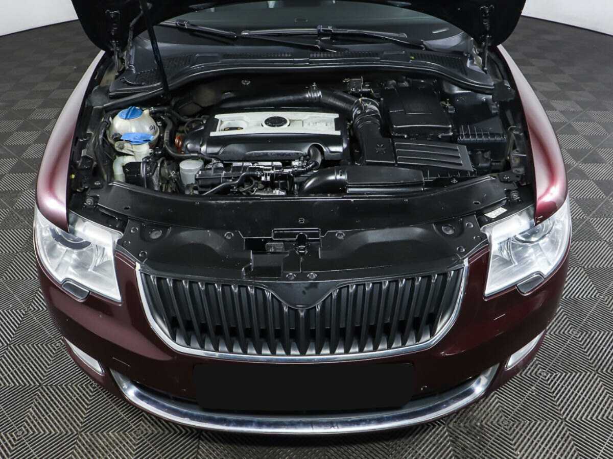 Skoda Superb с пробегом — 2010 год. Фото: #8