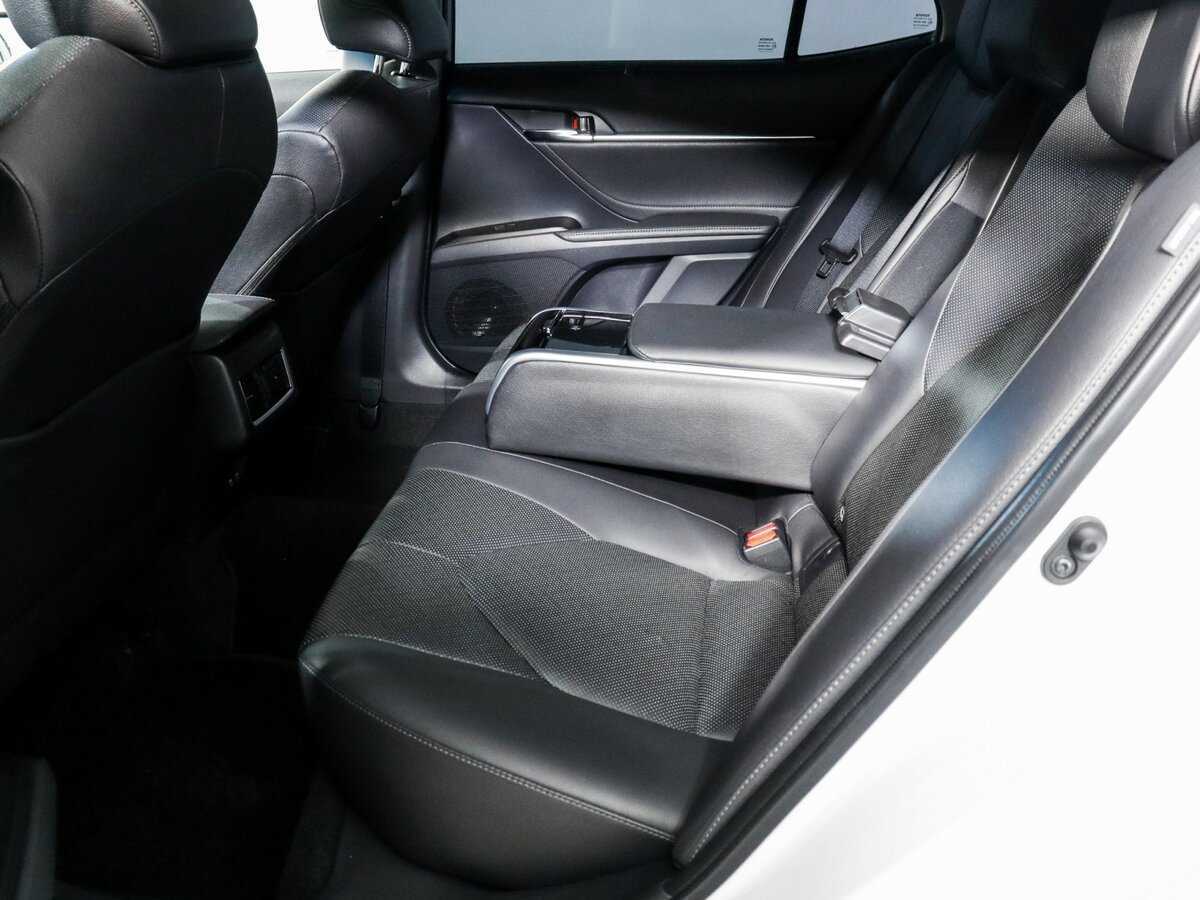 Toyota Camry с пробегом — 2022 год. Фото: #6