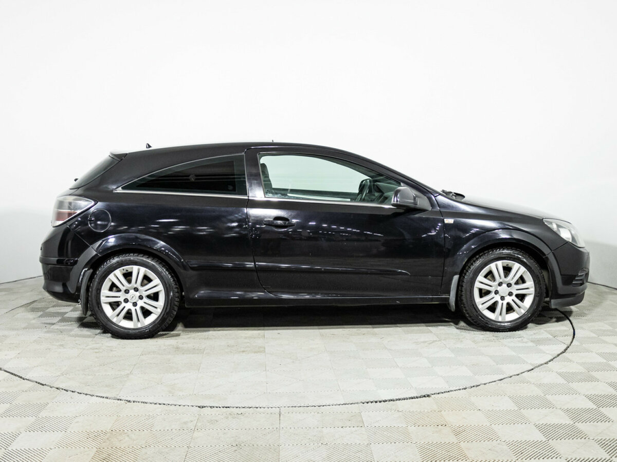 Opel Astra с пробегом — 2010 год. Фото: #3
