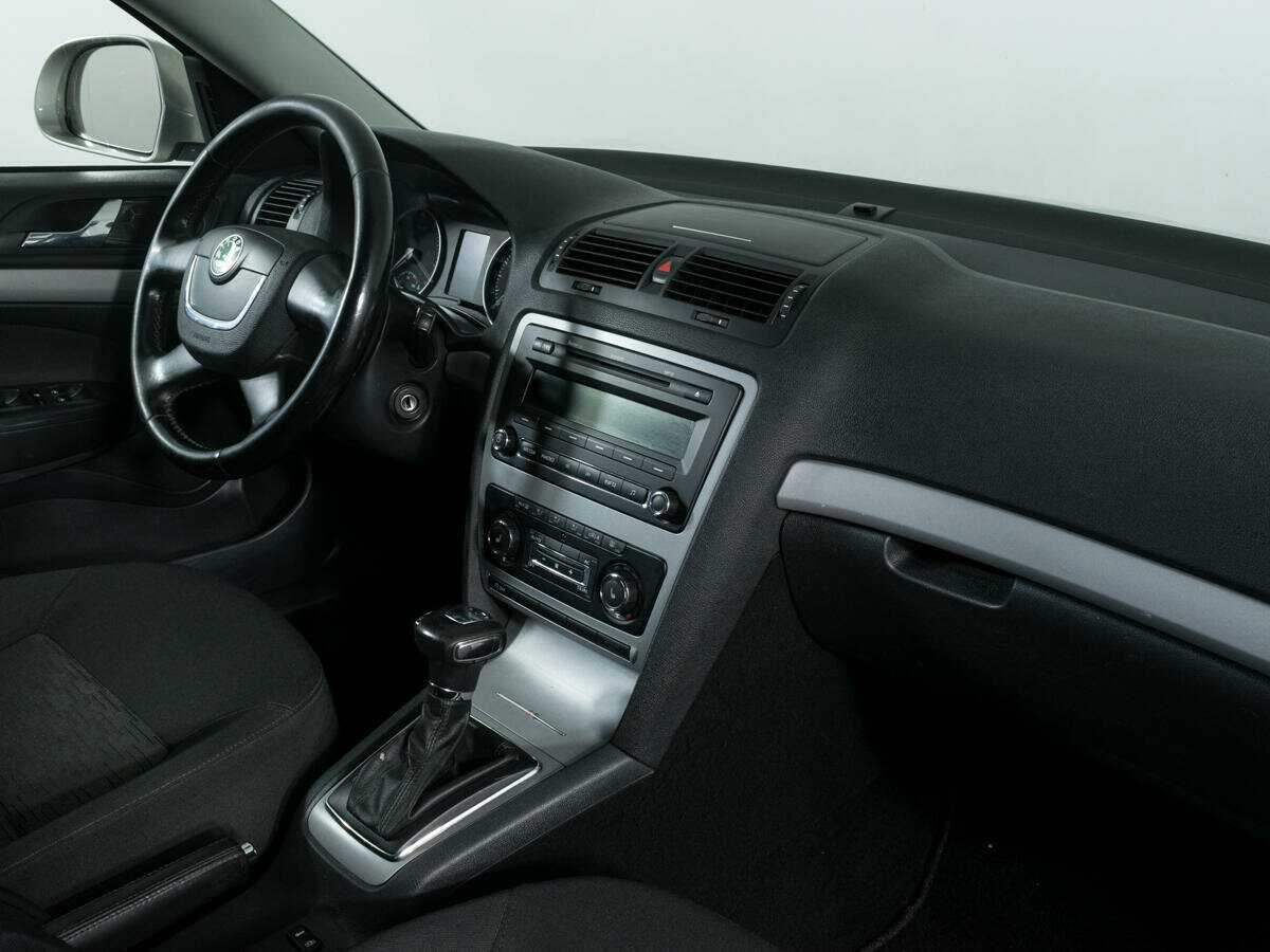 Skoda Octavia с пробегом — 2011 год. Фото: #9