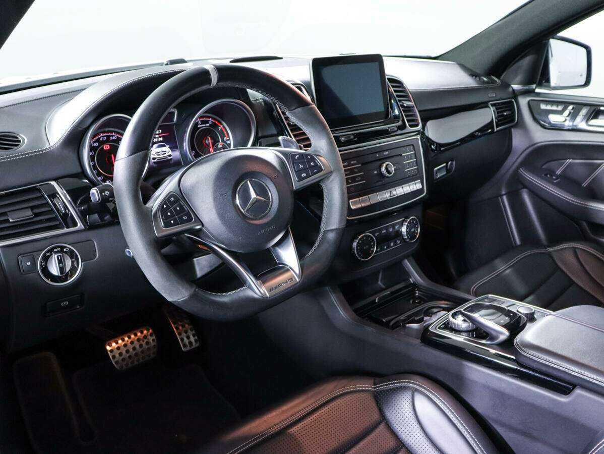 Mercedes-Benz GLE Coupe AMG с пробегом — 2017 год. Фото: #13