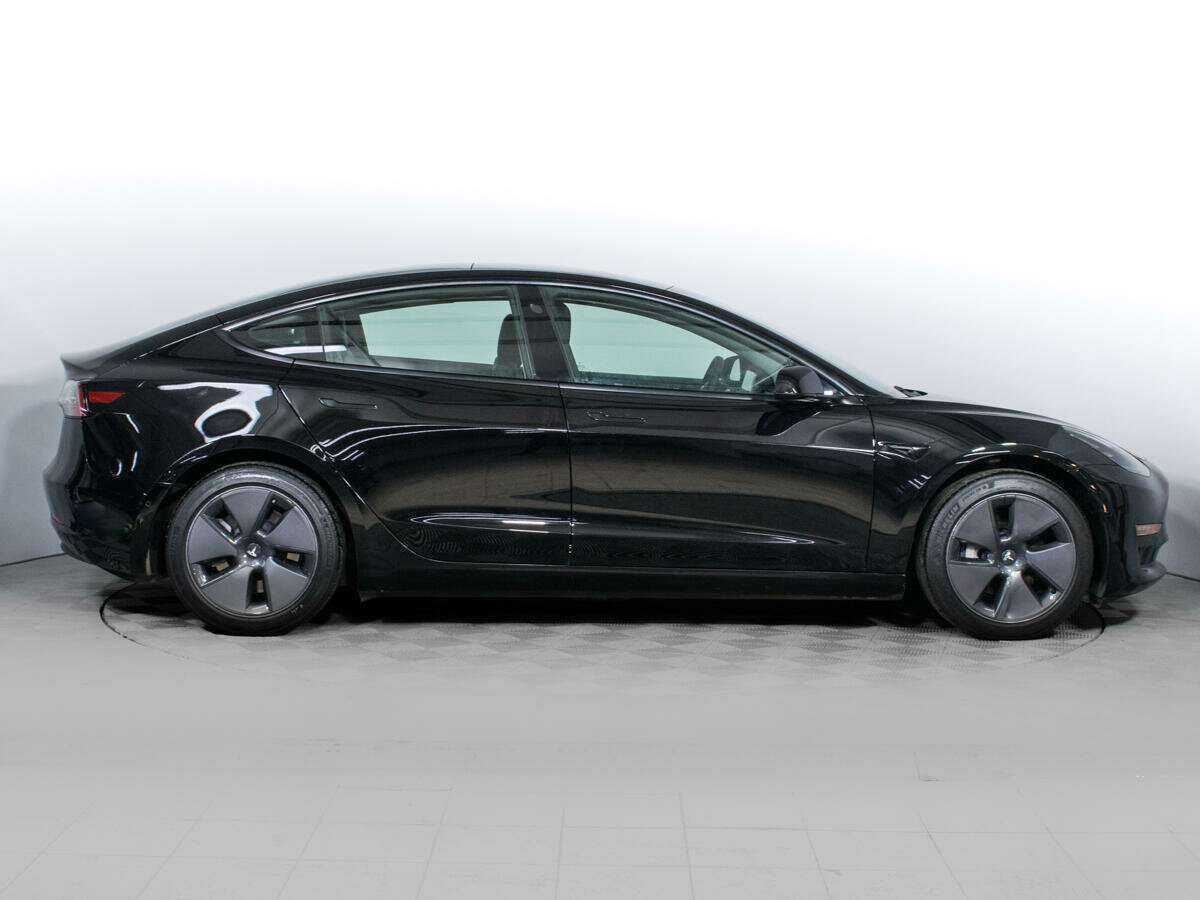 Tesla Model 3 с пробегом — 2021 год. Фото: #3