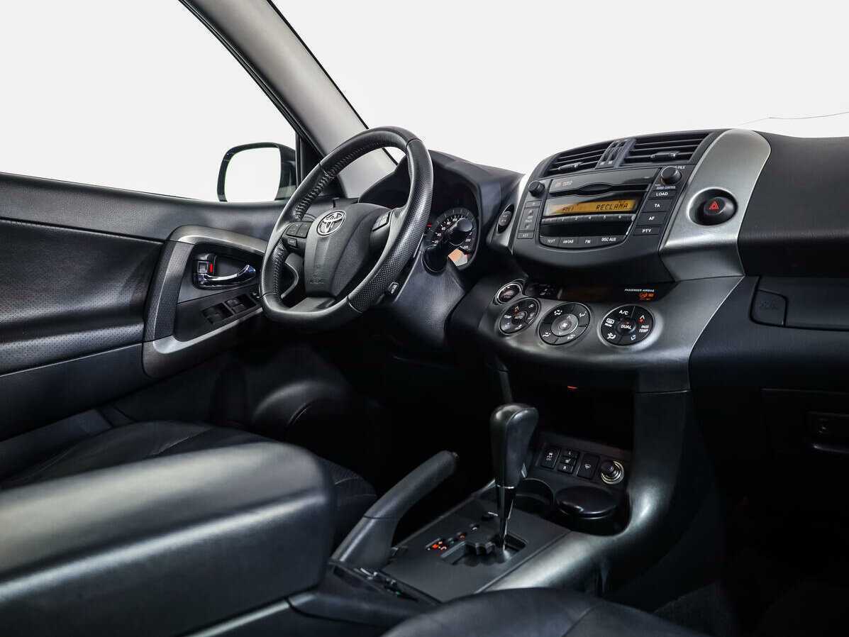 Toyota RAV4 с пробегом — 2011 год. Фото: #7