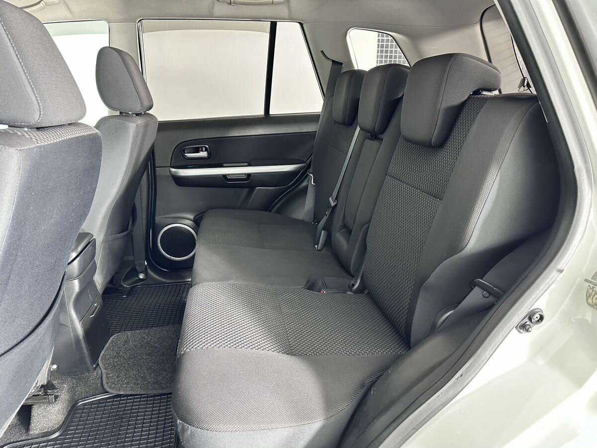 Suzuki Grand Vitara с пробегом — 2011 год. Фото: #13