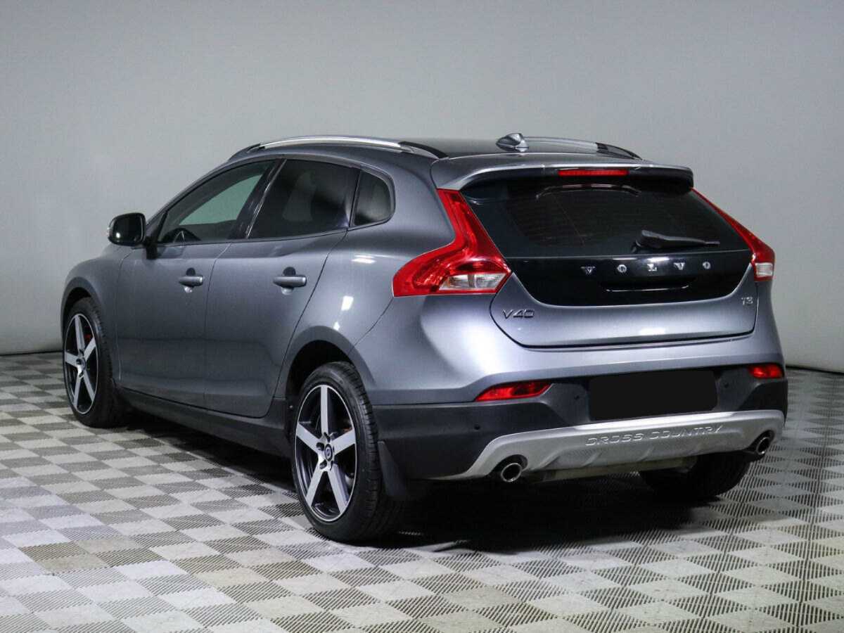 Volvo V40 Cross Country с пробегом — 2019 год. Фото: #4