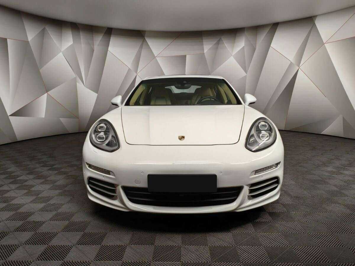 Porsche Panamera с пробегом — 2015 год. Фото: #6
